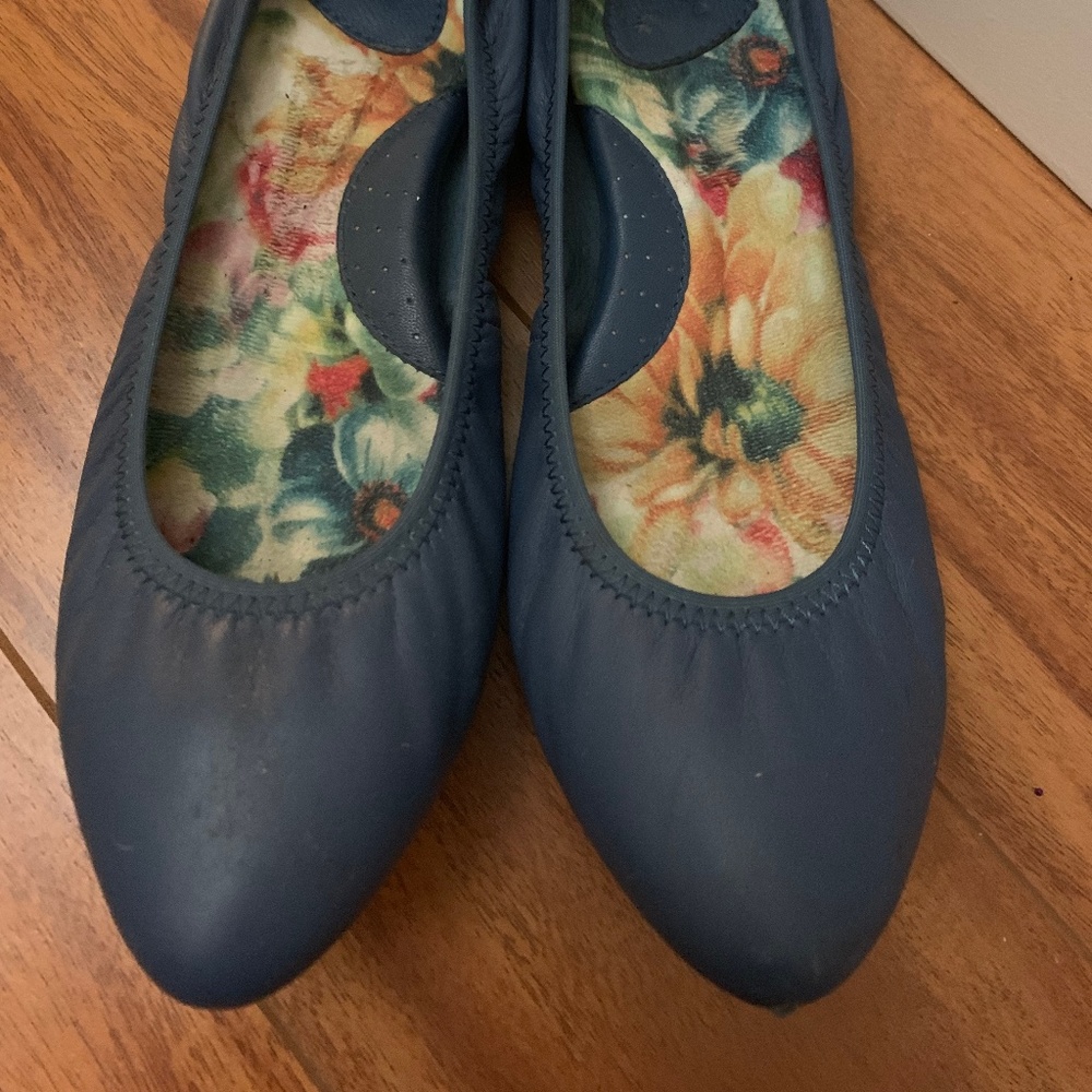 Gray-Blue Born flats